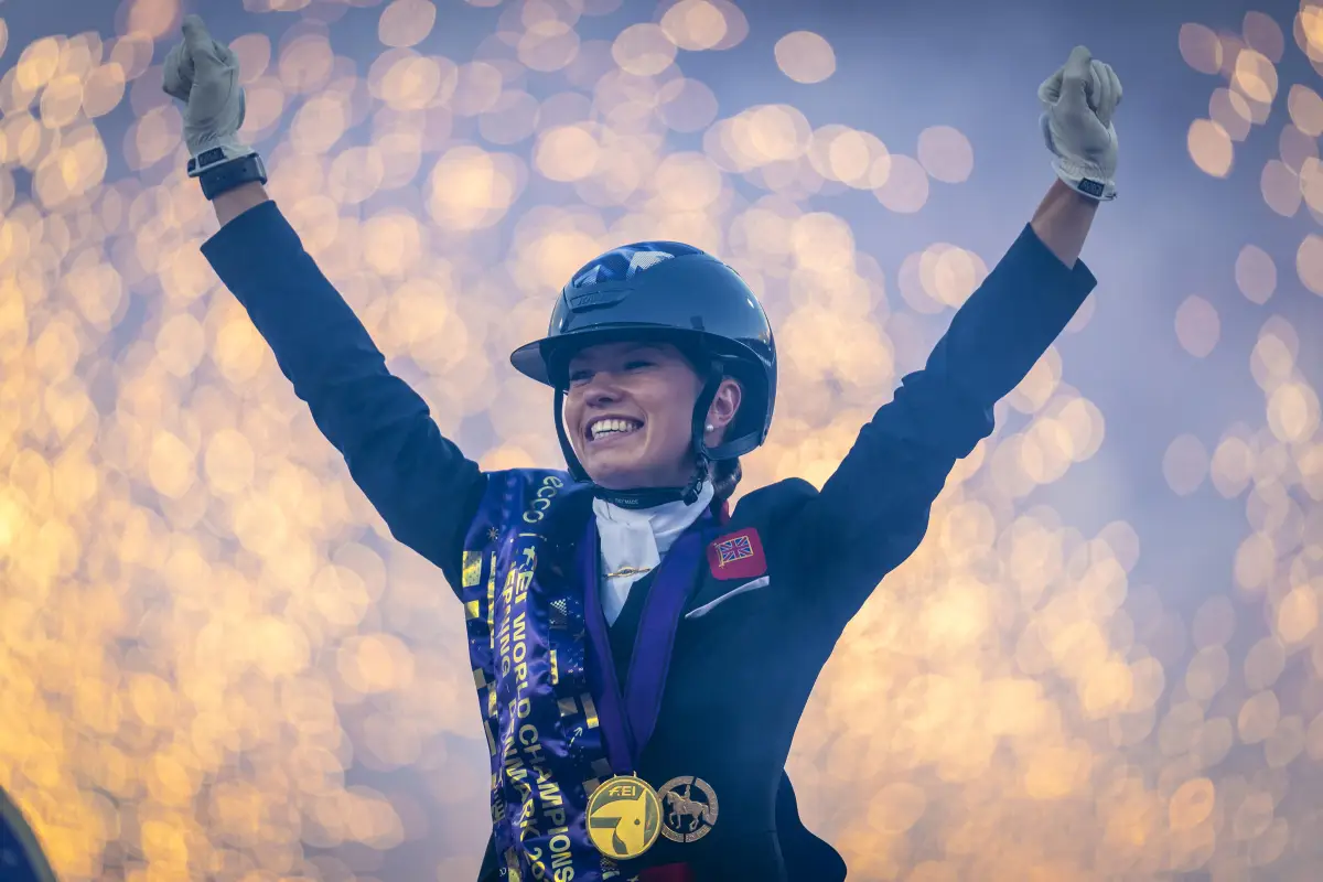 Charlotte Fry et Glamourdale lors d'une reprise de dressage internationale